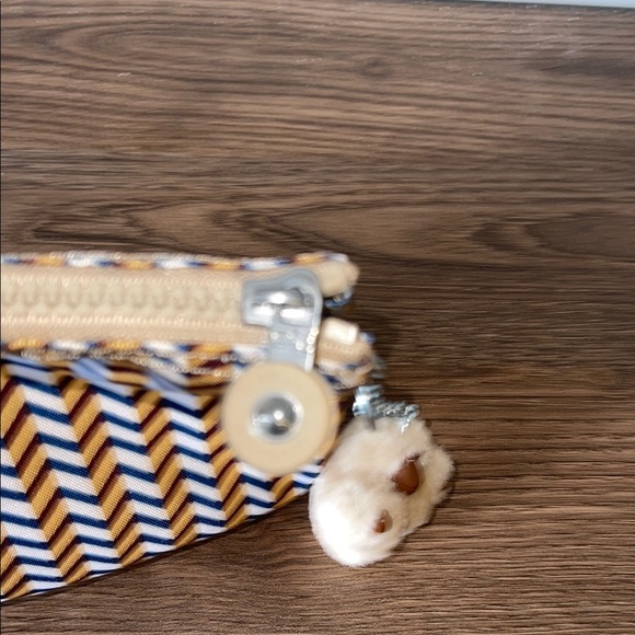 Chevron Patterned Pouch with Keychain - Picture 3 of 7